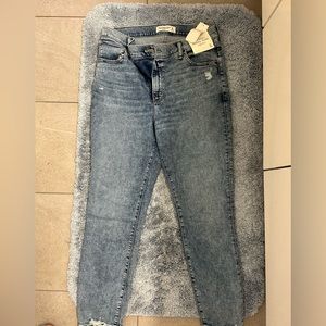 Brand new Abercrombie skinny jeans! Size 31 short